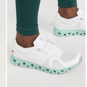 On Cloud 5 Running Shoes